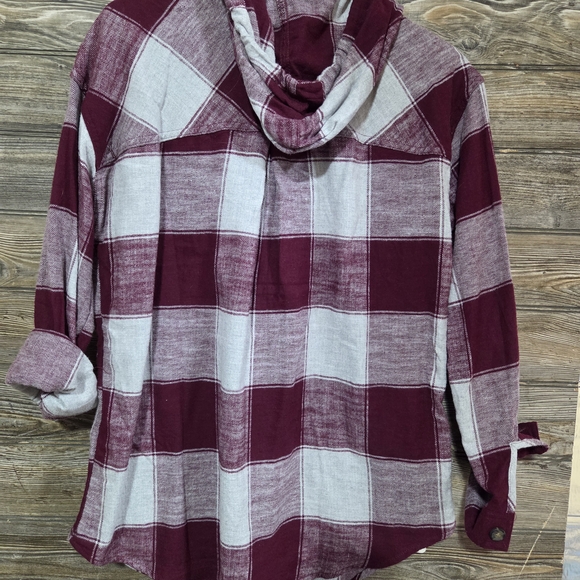 Maurices Maroon and Cream Plaid Shirt And T Shirt - Picture 2 of 6